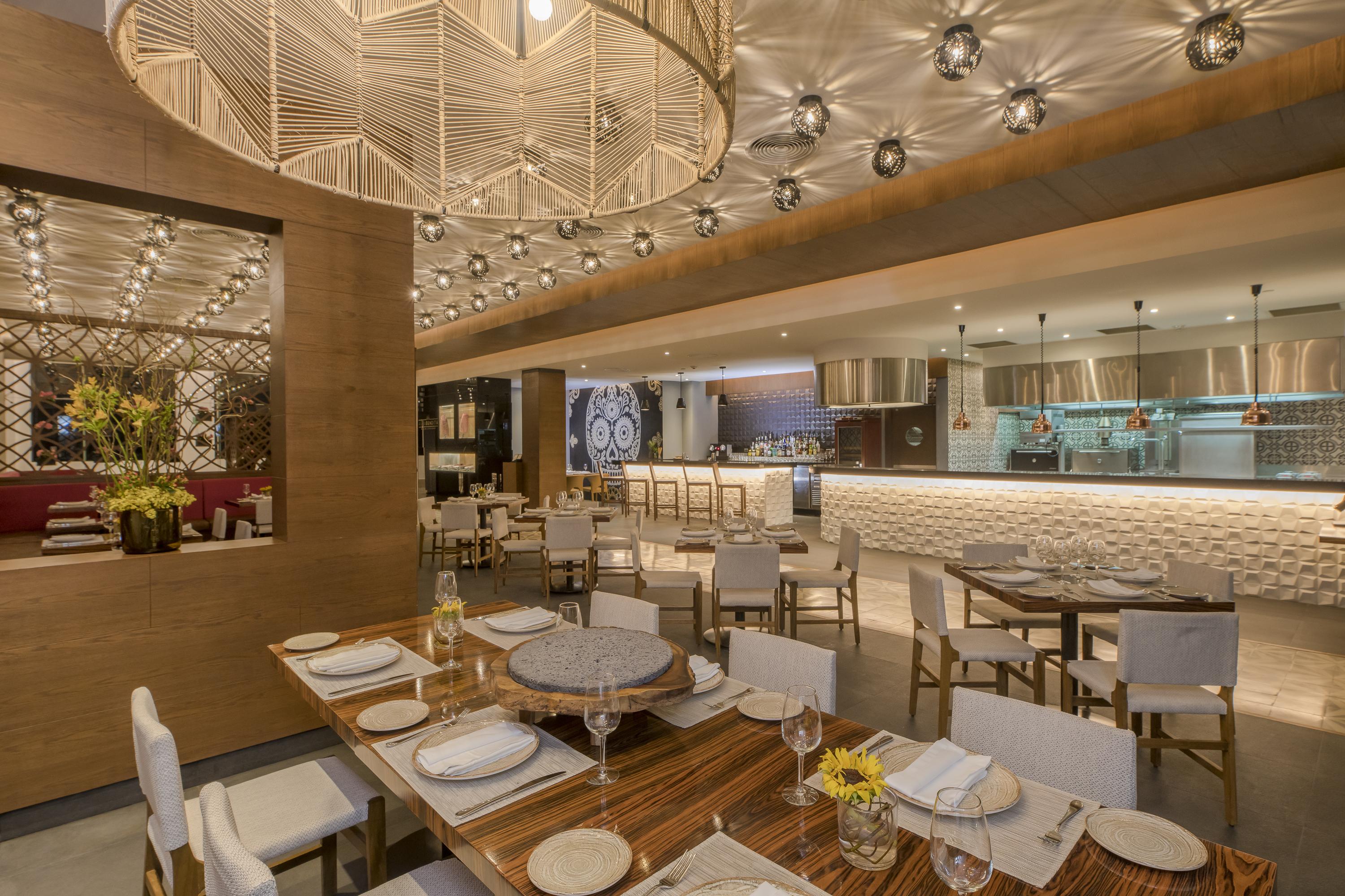 Haven Riviera Cancun (Adults Only) Alfredo V. Bonfil Exteriör bild The interior of the restaurant