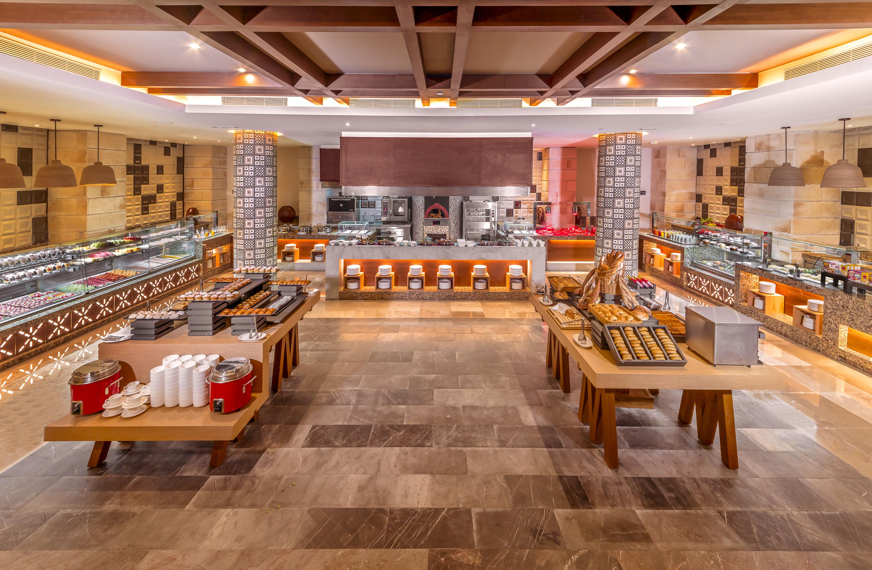 Haven Riviera Cancun (Adults Only) Alfredo V. Bonfil Exteriör bild The buffet at the hotel