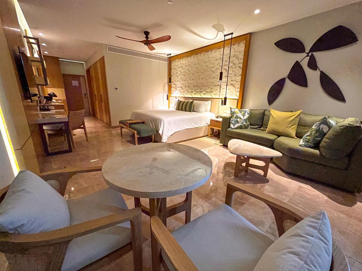 Haven Riviera Cancun (Adults Only) Alfredo V. Bonfil Exteriör bild A suite at the resort