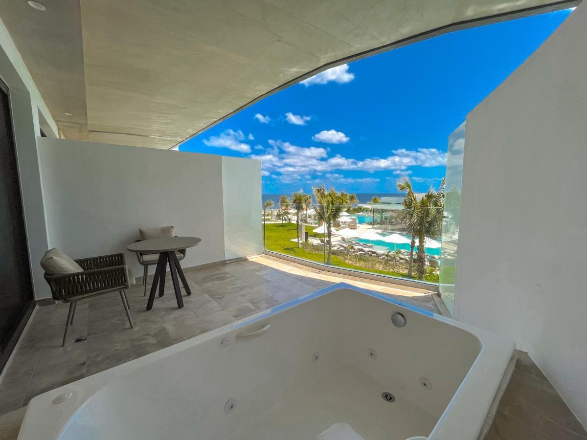 Haven Riviera Cancun (Adults Only) Alfredo V. Bonfil Exteriör bild Balcony of a suite at the Grand Palladium Costa Mujeres Resort & Spa