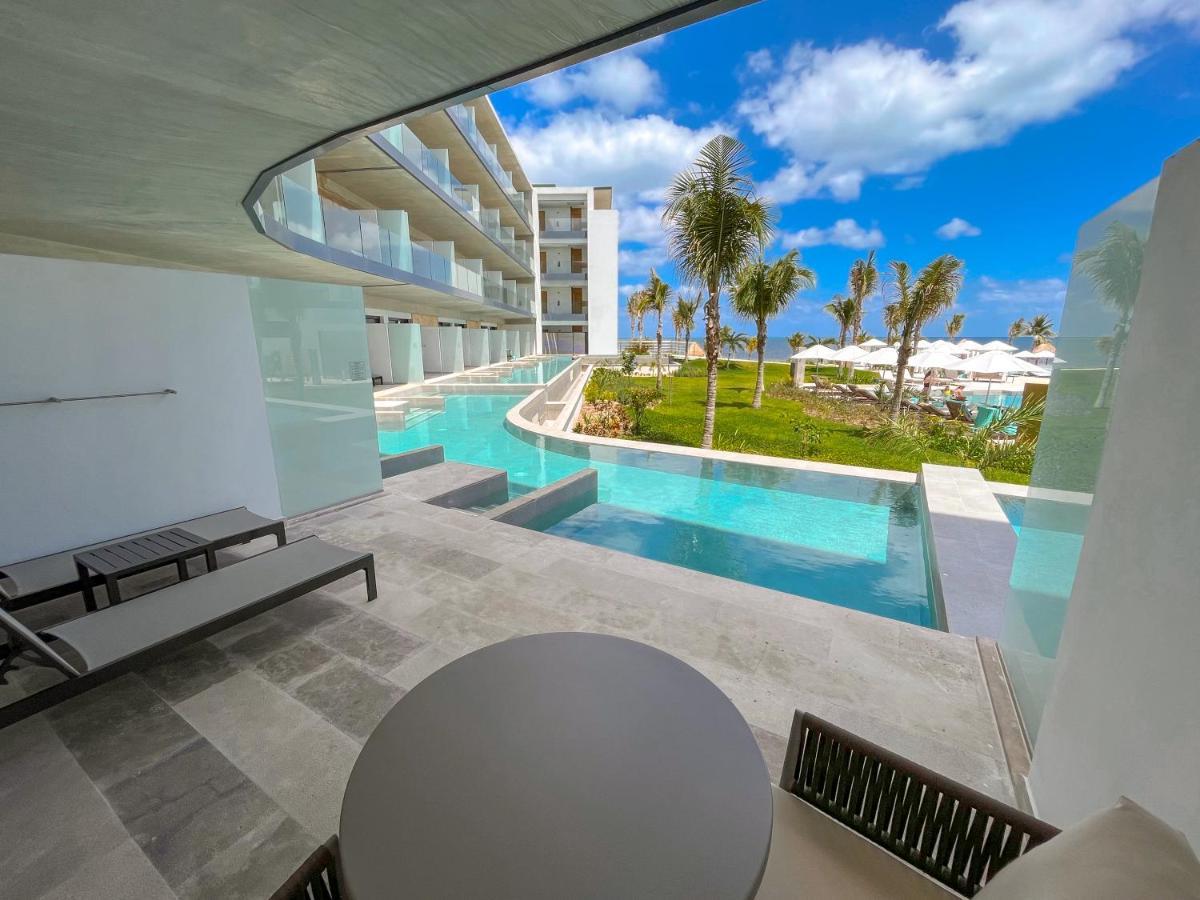 Haven Riviera Cancun (Adults Only) Alfredo V. Bonfil Exteriör bild View from a swim-up room at the Grand Palladium Costa Mujeres Resort & Spa