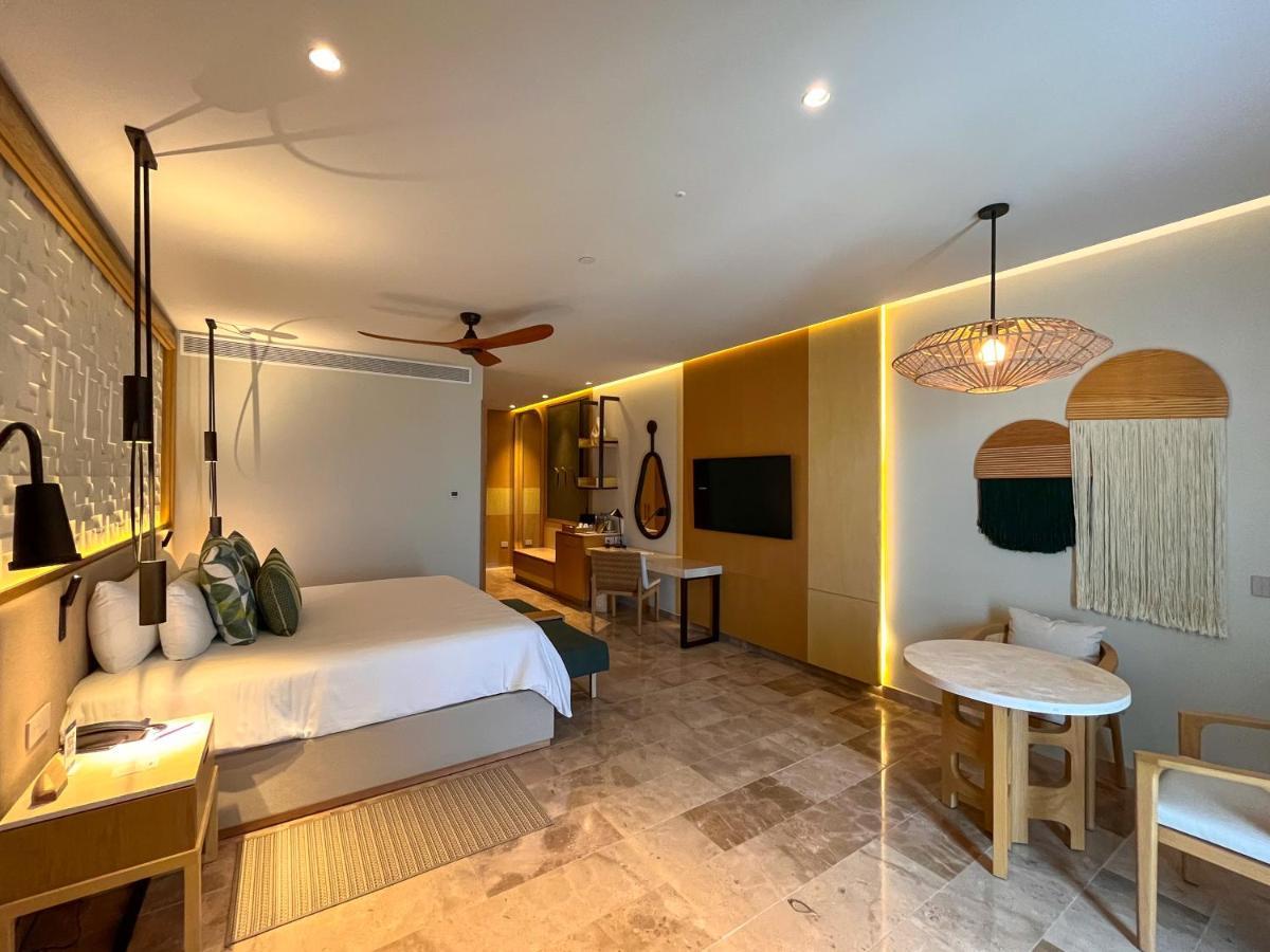 Haven Riviera Cancun (Adults Only) Alfredo V. Bonfil Exteriör bild Junior Suite at the Grand at Moon Palace, Cancun