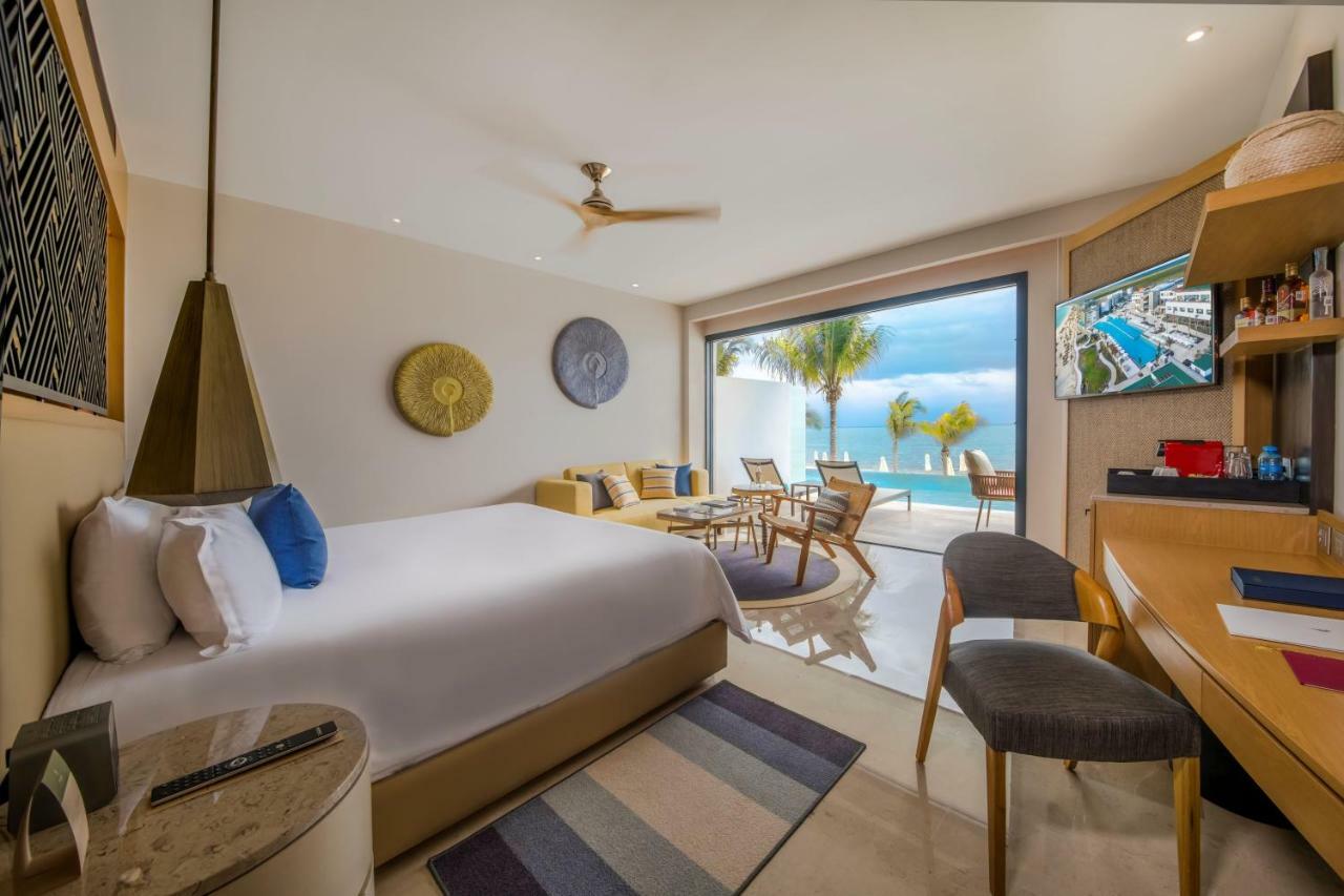 Haven Riviera Cancun (Adults Only) Alfredo V. Bonfil Exteriör bild A room at the hotel